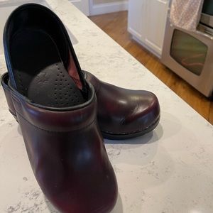 size 8 Dansko clog
